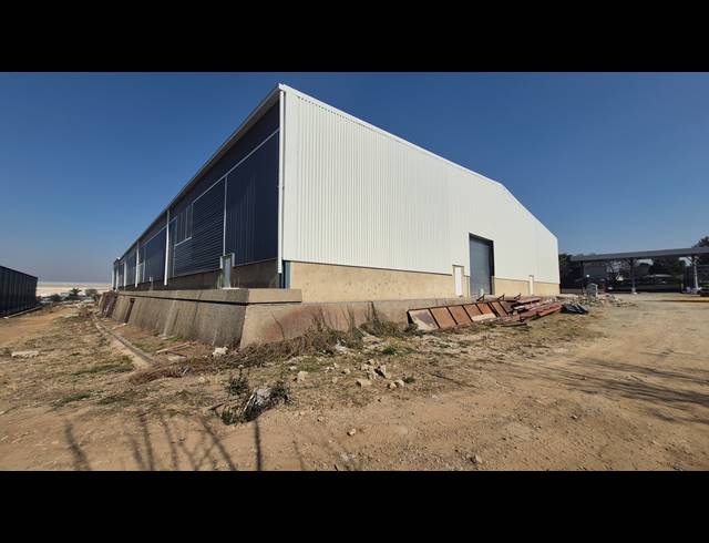 7,000M² WAREHOUSE FOR SALE IN ANDERBOLT